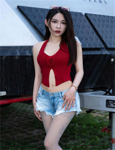 《超自然9人组-女子裸摔全光比赛在线观看》